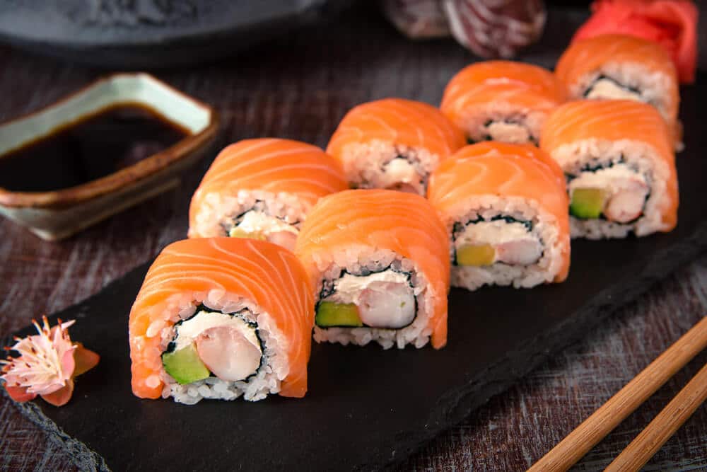 fresh-salmon-sushi-rolls